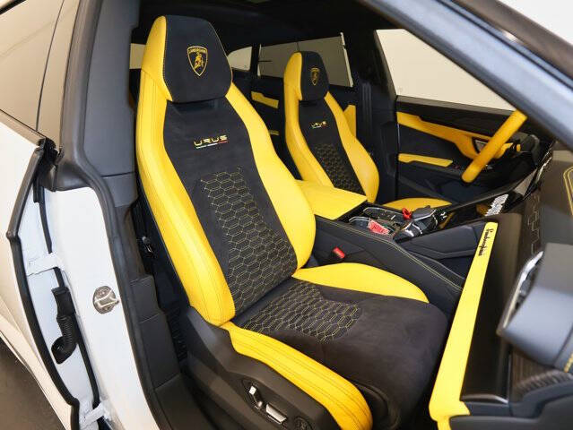 2022 Lamborghini Urus