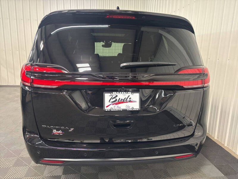 2027 Chrysler Pacifica Limited