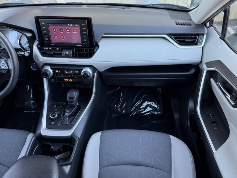 2020 Toyota RAV4 Hybrid XLE