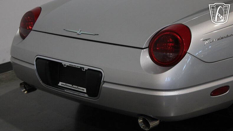 2004 Ford Thunderbird Deluxe