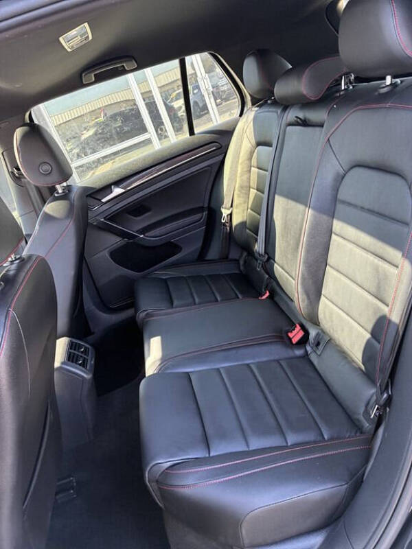 2017 Volkswagen Golf GTI SE