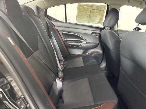 2021 Nissan Versa SR