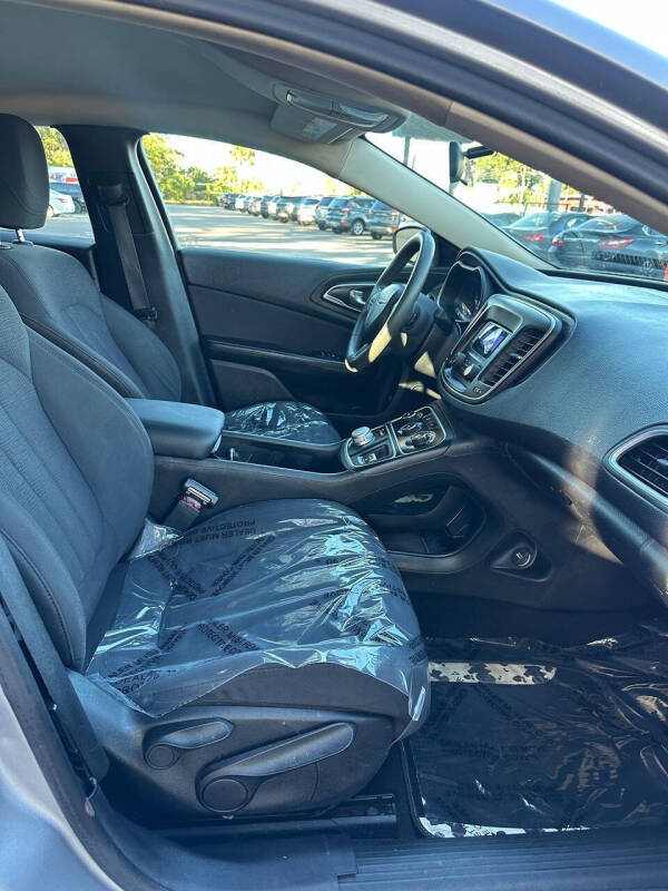 2015 Chrysler 200 LX