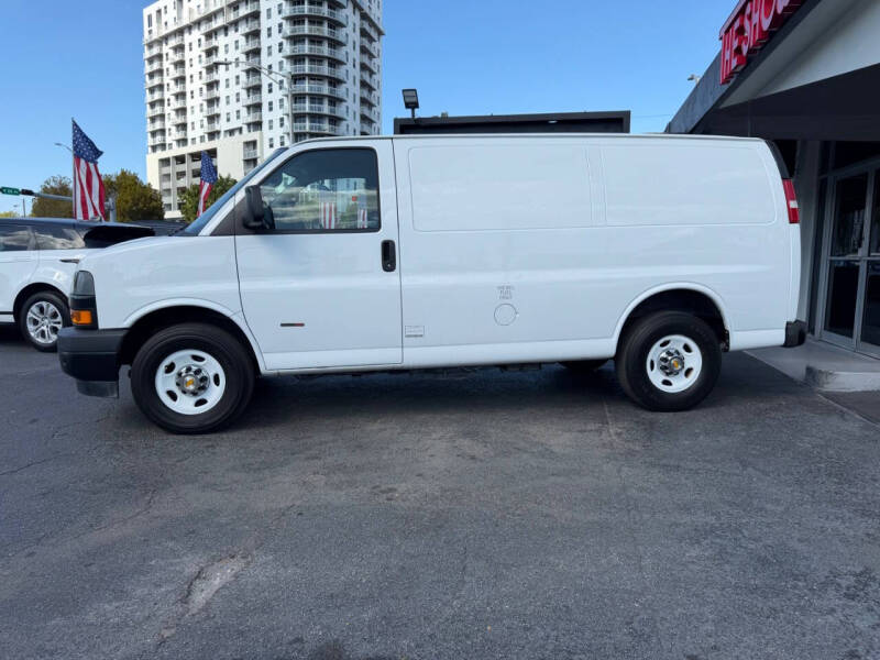 2022 Chevrolet Express 2500