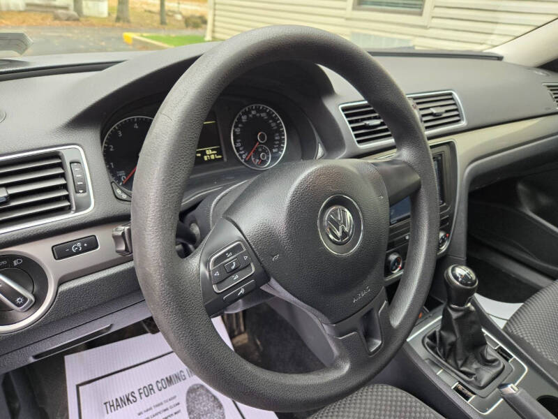 2014 Volkswagen Passat 2.5L S PZEV