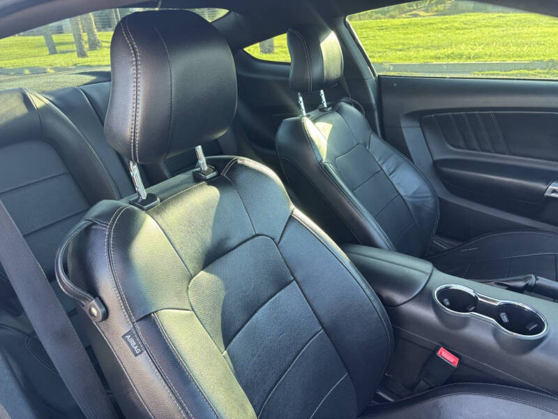 2017 Ford Mustang EcoBoost Premium