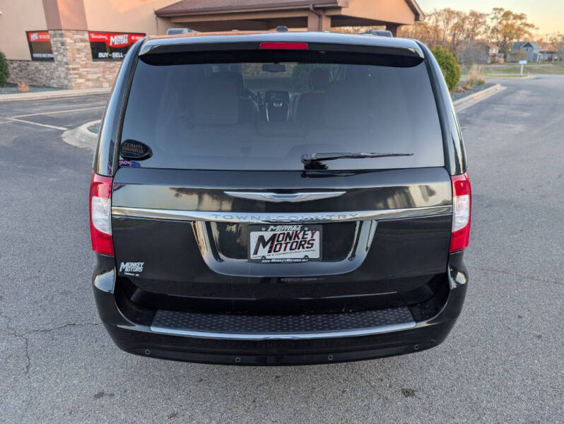 2016 Chrysler Town and Country Touring-L Anniversary Edition