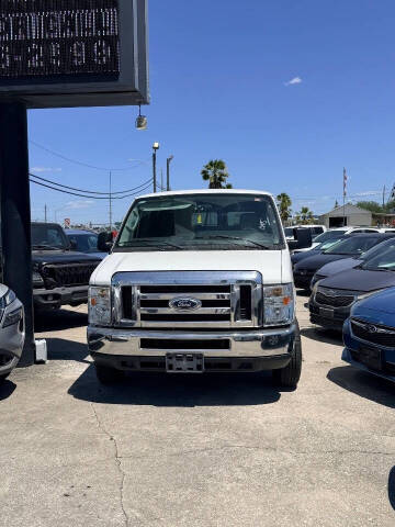 2011 Ford E-Series E-350 SD XLT