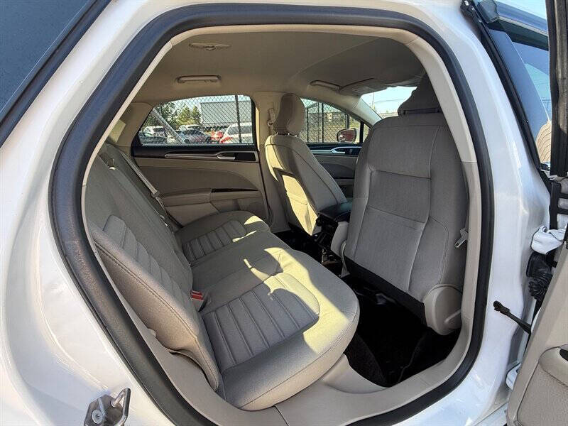 2017 Ford Fusion SE