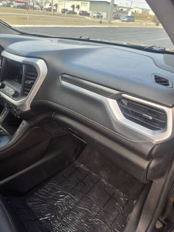 2017 GMC Acadia SLT-1