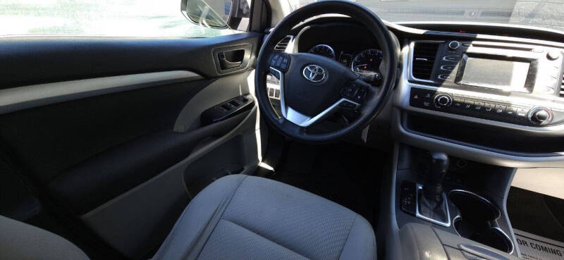2017 Toyota Highlander LE Plus