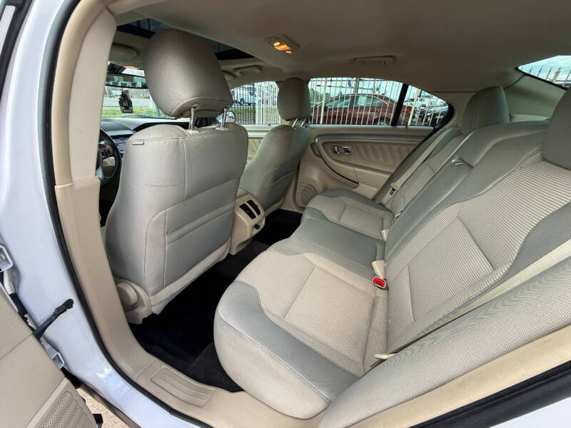 2018 Ford Taurus SEL