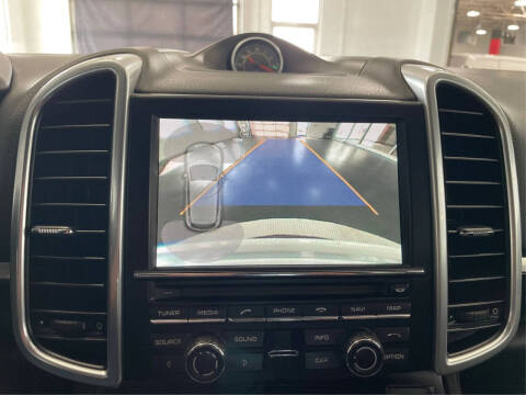 2014 Porsche Cayenne Platinum