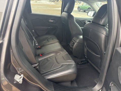 2023 Jeep Cherokee Altitude Lux