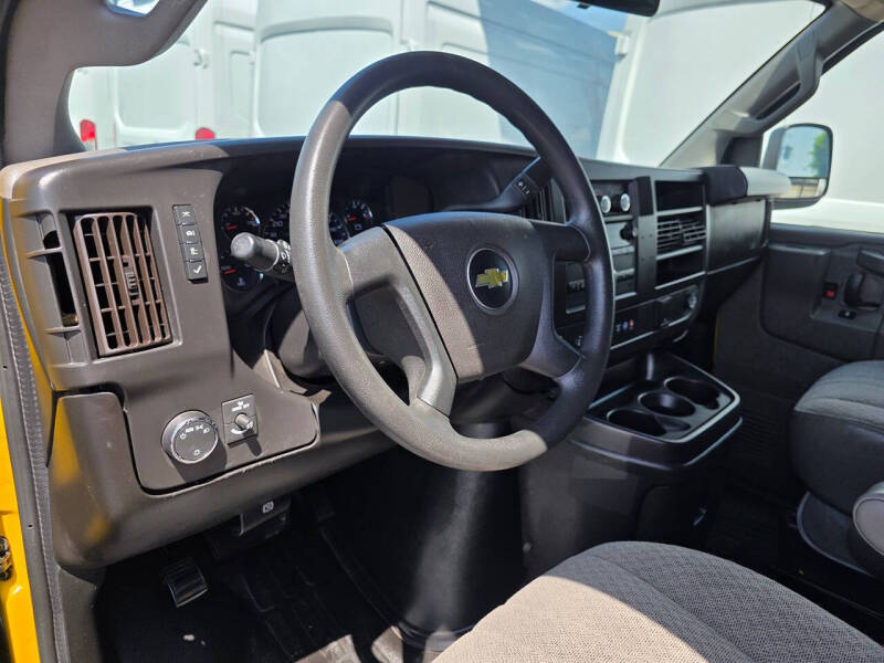 2022 Chevrolet Express 2500