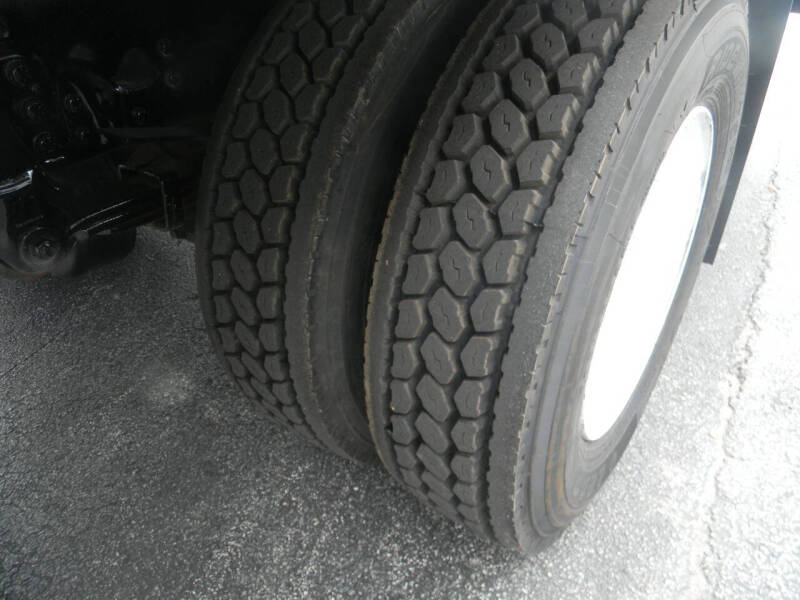 2018 Freightliner M2 106