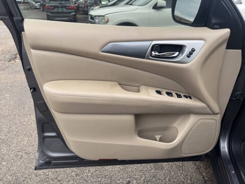 2017 Nissan Pathfinder S