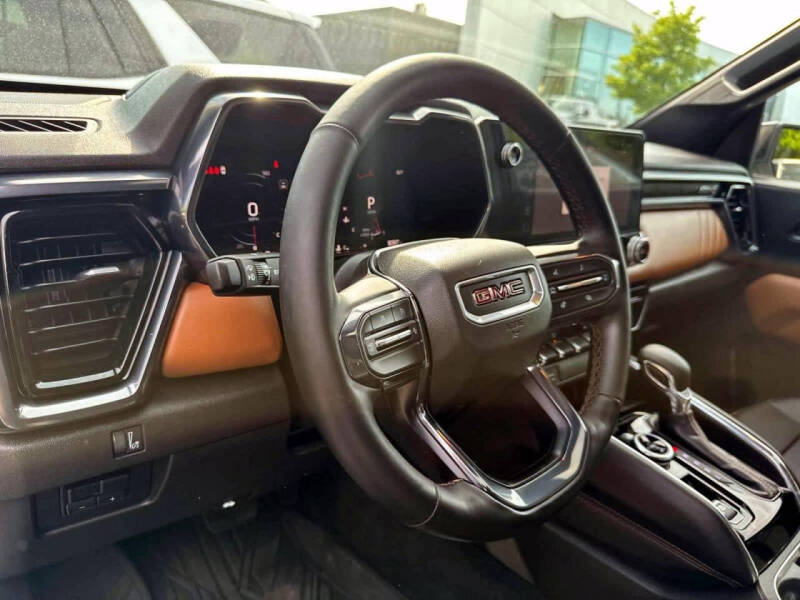 2024 GMC Canyon AT4