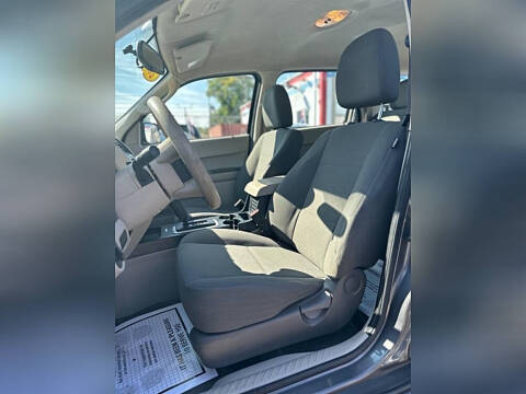 2011 Ford Escape XLS