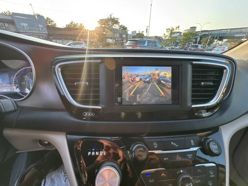 2018 Chrysler Pacifica Touring L