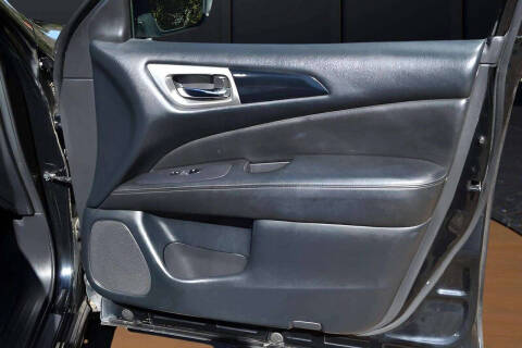 2018 Nissan Pathfinder SV