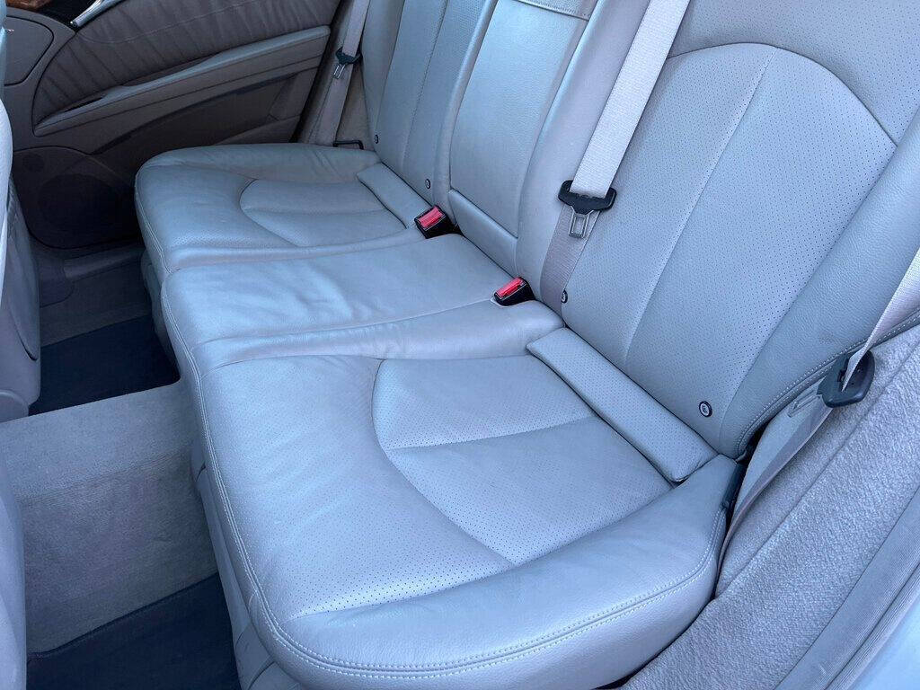 2006 Mercedes-Benz E-Class 33