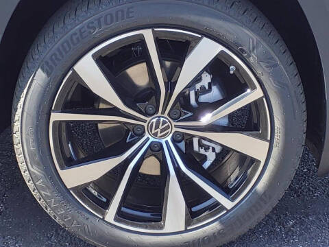 2025 Volkswagen Atlas Cross Sport SEL Premium R-Line 4Motion