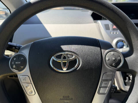 2017 Toyota Prius v Two