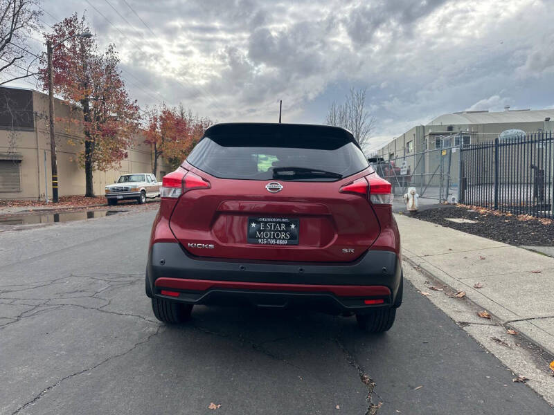 2020 Nissan Kicks SR
