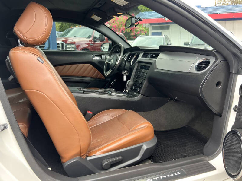 2013 Ford Mustang V6 Premium