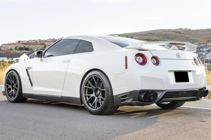 2014 Nissan GT-R Premium
