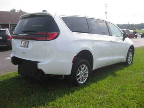 2024 Chrysler Pacifica Touring