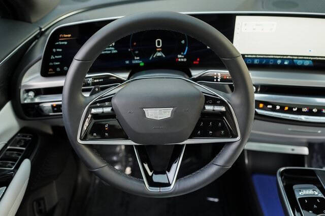 2024 Cadillac LYRIQ Luxury 1