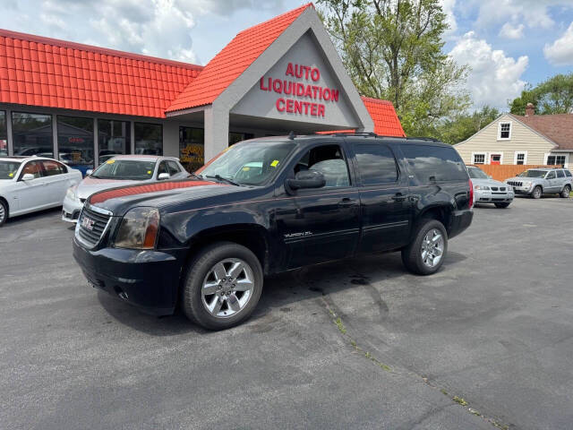 2011 GMC Yukon XL SLT's photo