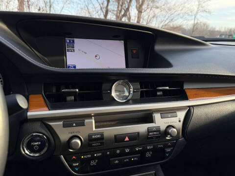 2014 Lexus ES 300h