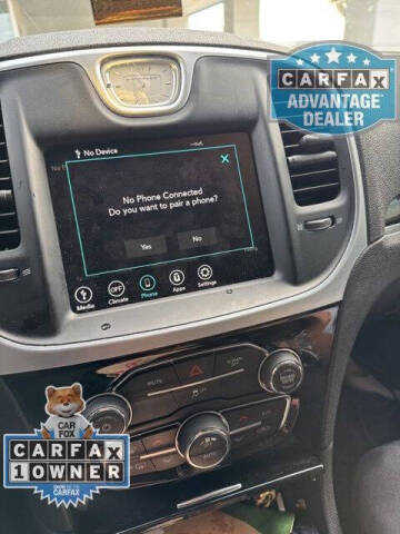 2023 Chrysler 300 Touring