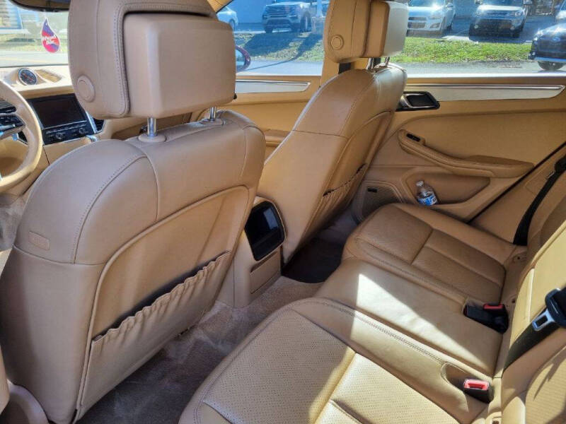 2015 Porsche Macan Turbo