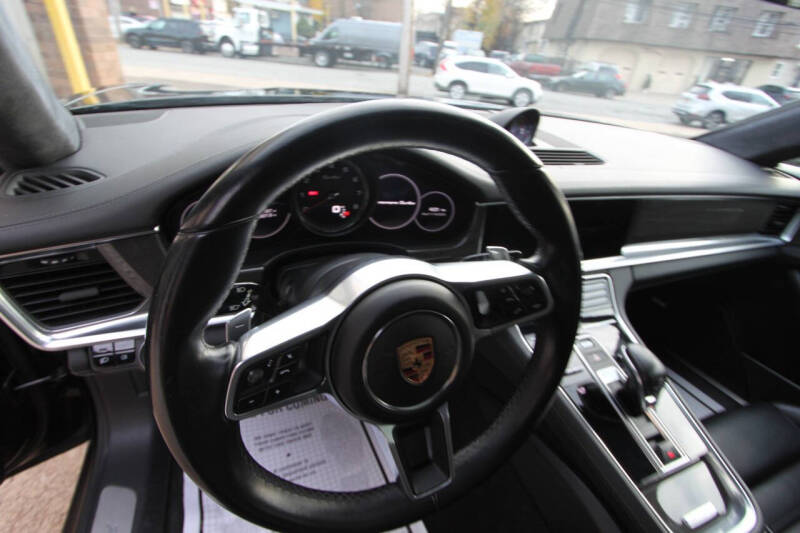 2017 Porsche Panamera Turbo