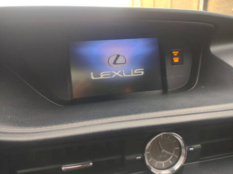 2017 Lexus ES 300h