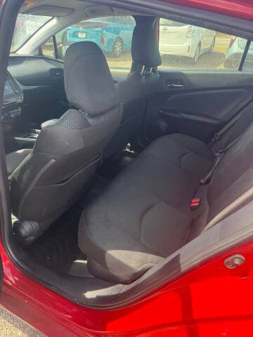 2021 Toyota Prius LE