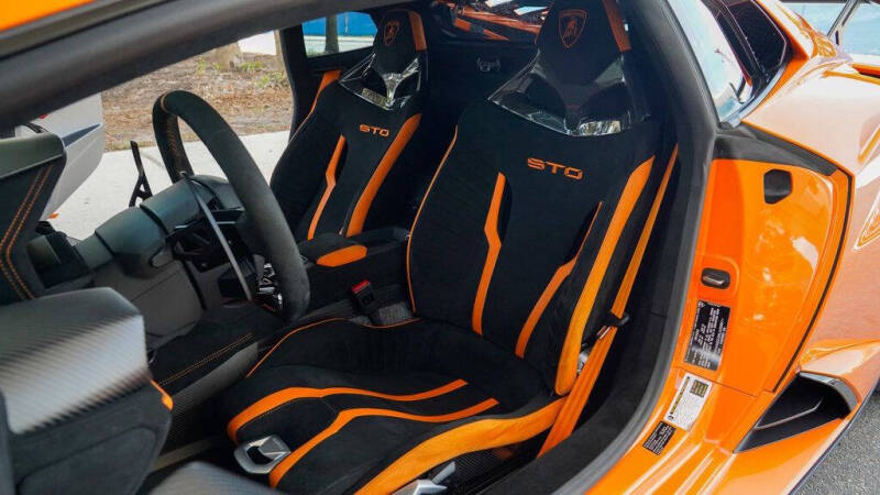 2022 Lamborghini Huracan STO