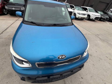 2016 Kia Soul +