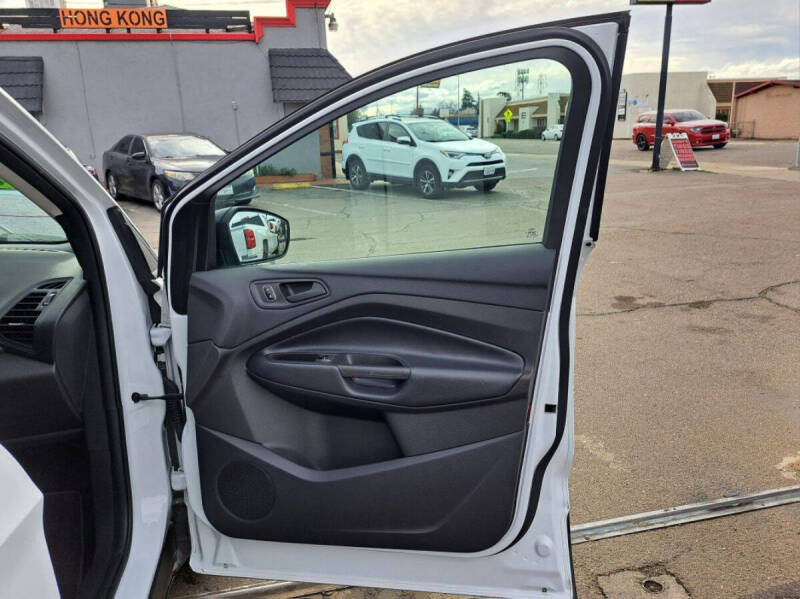 2019 Ford Escape S