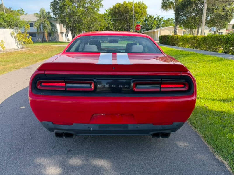 2017 Dodge Challenger SXT