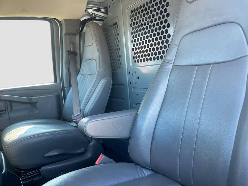 2023 GMC Savana 2500