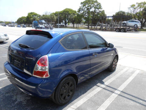 2010 Hyundai Accent Blue
