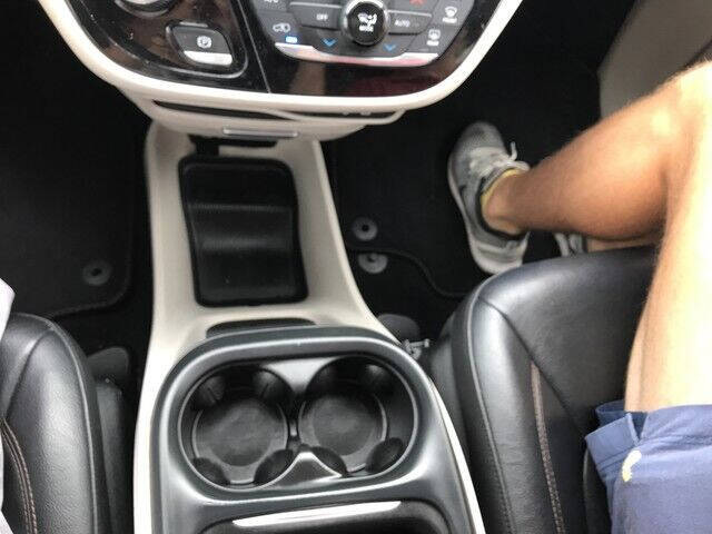 2017 Chrysler Pacifica Touring-L