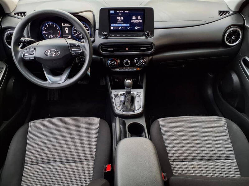 2022 Hyundai Kona SE