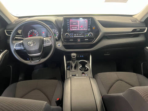 2022 Toyota Highlander L