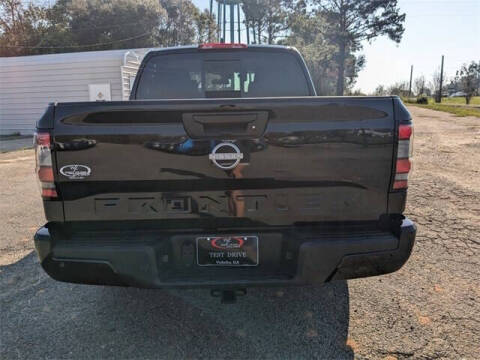 2025 Nissan Frontier SV